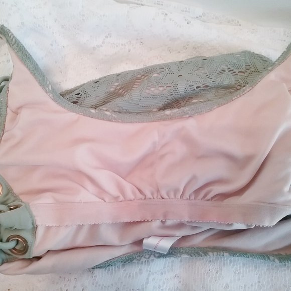 No Boundaries siwm suit - Picture 5 of 10